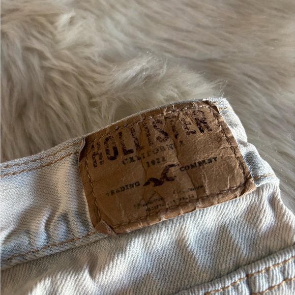 Hollister Women's Faded Blue Jean Shorts - Picture 8 of 10